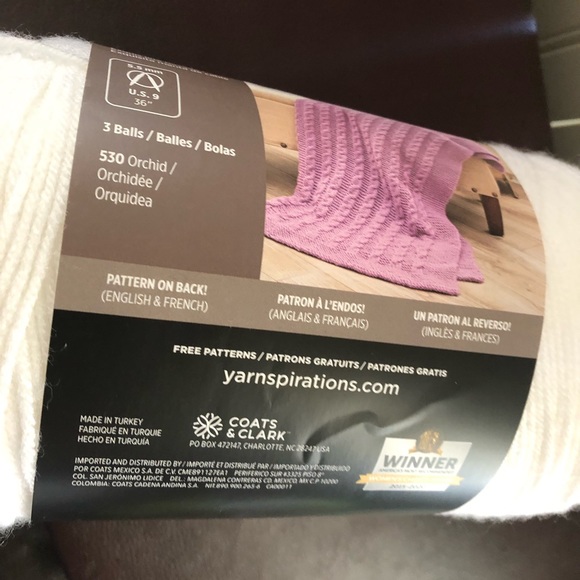 Two Skeins of RED HEART SUPER SAVER JUMBO Yarn.14 oz. 4 Medium.WHITE/ BLANC. NWT - Picture 6 of 6